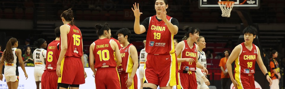 v站-18分钟轰20+11，张子宇成唯一亮点！女篮不敌欧洲冠军3大差距明显