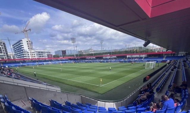 世体：西甲派代表考察巴萨临时球场，确保与瓦伦比赛顺利进行